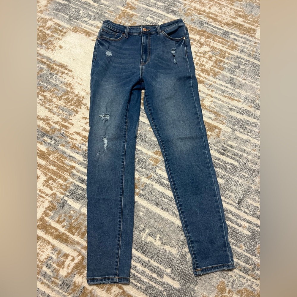 Stylish Forever 21 Blue Distressed Women Jeans